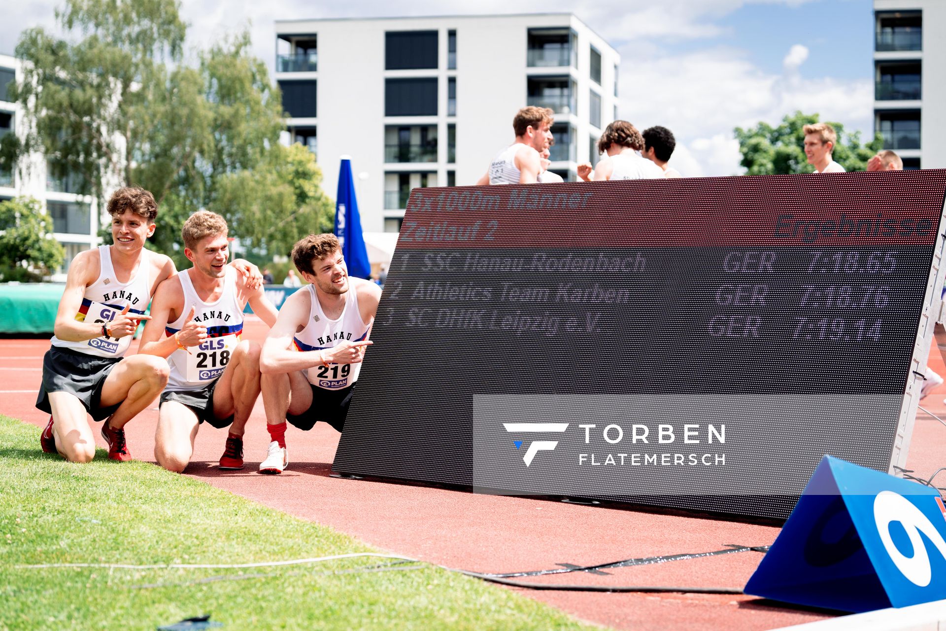 Marius Abele (SSC Hanau-Rodenbach), Lukas Abele (SSC Hanau-Rodenbach), Julius Martiny (SSC Hanau-Rodenbach) am 29.05.2022 waehrend der Deutschen Meisterschaften Langstaffel im Otto-Schott-Sportzentrum in Mainz